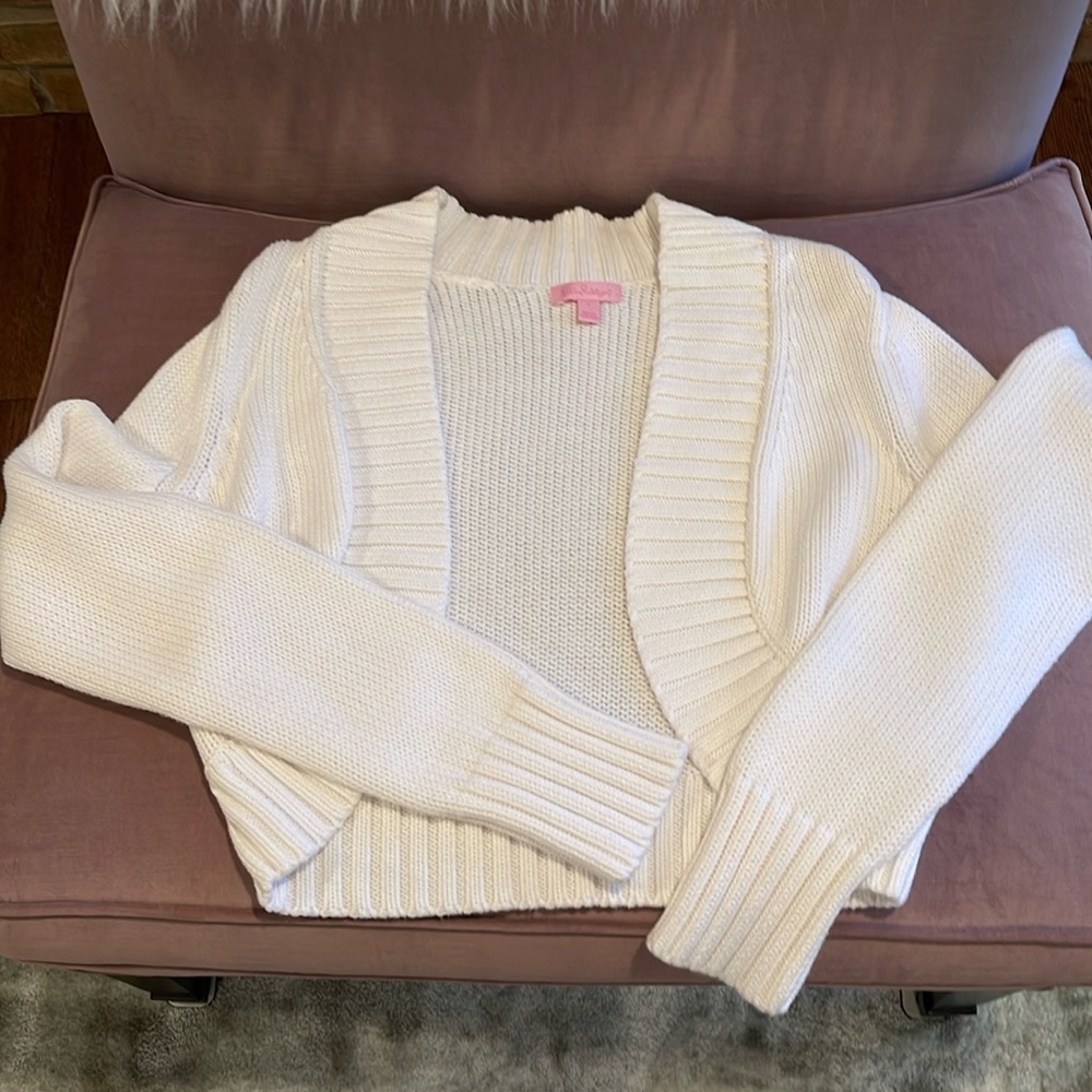Like new! Lilly Pulitzer size L cotton sweater bolo style